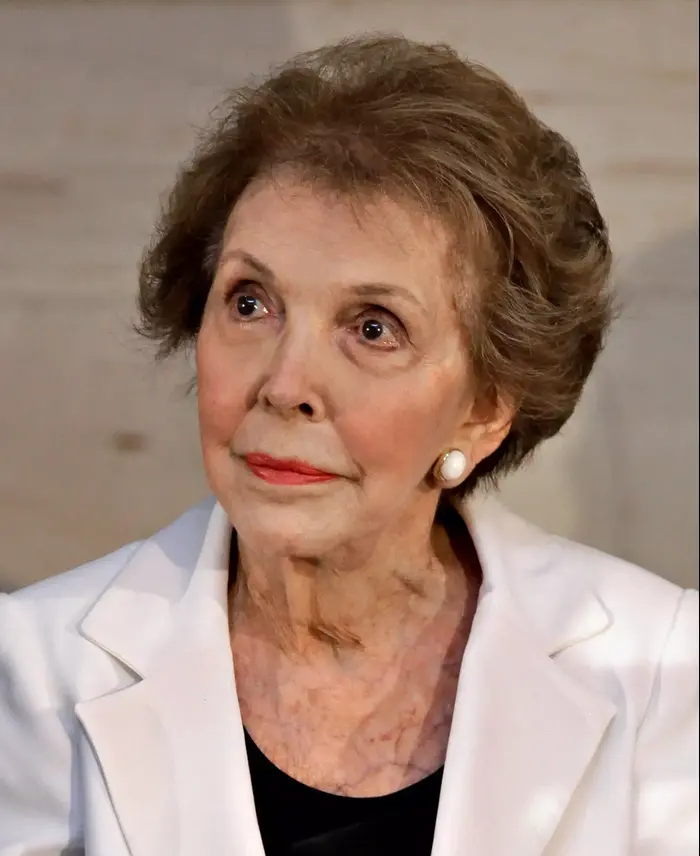 ננסי רייגן (AP) ננסי רייגן (AP)