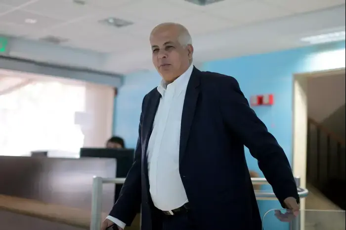 אבי לוזון בוועדת האיתור (יוסי ציפקיס) אבי לוזון בוועדת האיתור (יוסי ציפקיס)