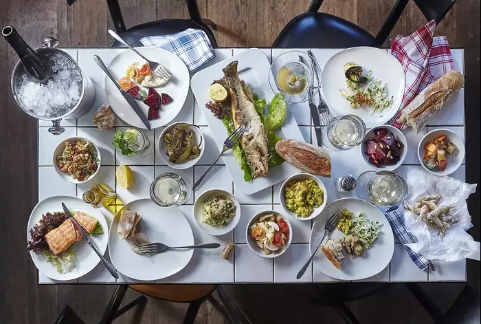דגים שמחים (מערכת וואלה! NEWS , אנטולי מיכאלו)