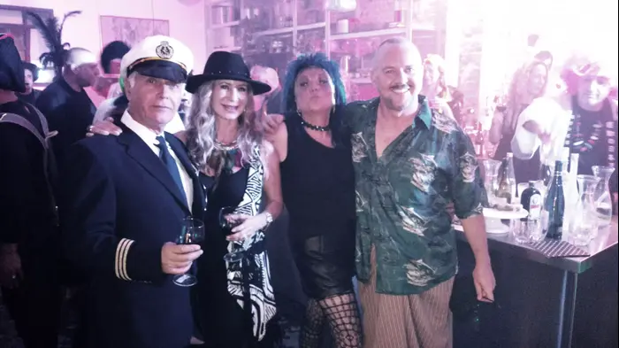 ניר ואילנה ברנד, עדה וקובי אושרת (יח"צ , רונית מטיאס) ניר ואילנה ברנד, עדה וקובי אושרת (יח"צ , רונית מטיאס)