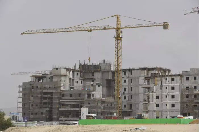 אתר בנייה של חברת ארזי הנגב בבאר שבע 12.4.2016 (ראובן קסטרו)