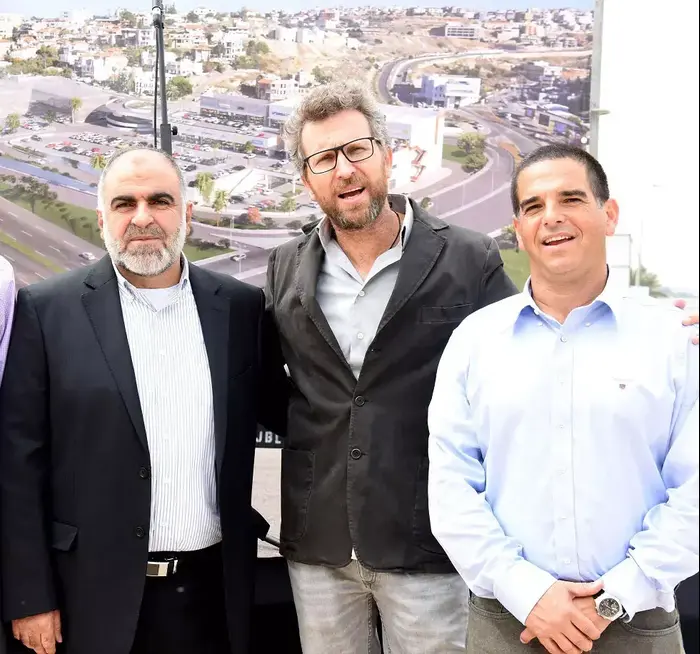 יואב קפלן רן שטיינמן וחאלד חמדאן (יח"צ) יואב קפלן רן שטיינמן וחאלד חמדאן (יח"צ)
