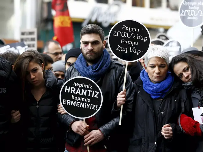 יום השנה התשיעי לרצח העיתונאי הטורקי-ארמני הראנט דינק, איסטנבול, 19 בינואר 2016 (רויטרס) יום השנה התשיעי לרצח העיתונאי הטורקי-ארמני הראנט דינק, איסטנבול, 19 בינואר 2016 (רויטרס)