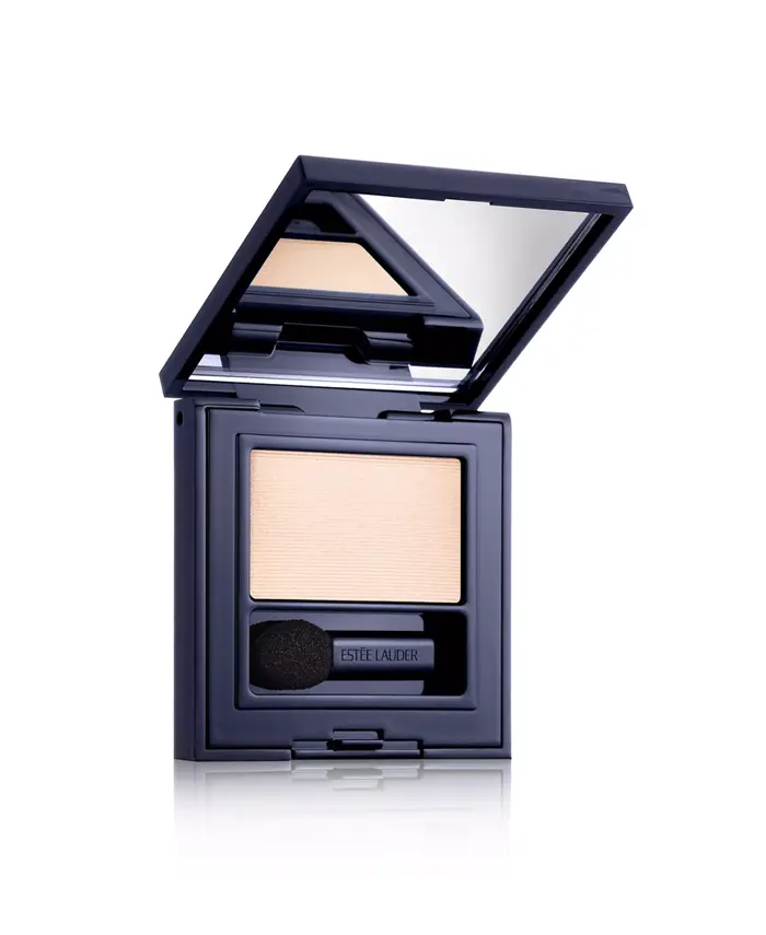 צללית שנהב גוון INDOLENT IVORY של אסתי לאודר מסדרת PURE COLOR EYE SHADOW , מחיר: 178 שקלים (להשיג בכל רשתות הפארם, אפריל ומשביר) (יח"צ) צללית שנהב גוון INDOLENT IVORY של אסתי לאודר מסדרת PURE COLOR EYE SHADOW , מחיר: 178 שקלים (להשיג בכל רשתות הפארם, אפריל ומשביר) (יח"צ)