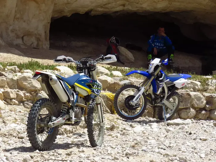 מבחן אופנועי שטח אנדורו הוסקווארנה FE250 מול ימאהה WR250F (קובי ליאני) מבחן אופנועי שטח אנדורו הוסקווארנה FE250 מול ימאהה WR250F (קובי ליאני)