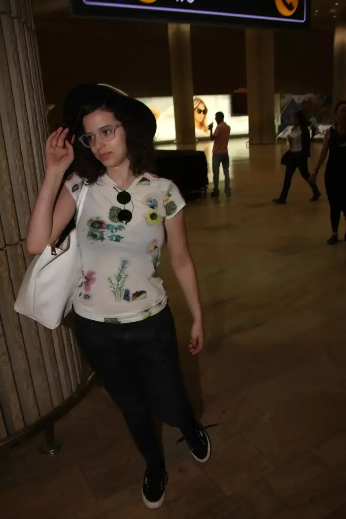 קורין גדעון (ניר פקין) קורין גדעון (ניר פקין)