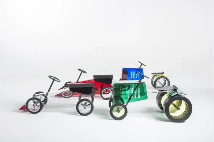מכוניות צעצוע בעיצוב פיירו ליסוני עבור קרטל (יח"צ) מכוניות צעצוע בעיצוב פיירו ליסוני עבור קרטל (יח"צ)