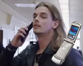 מוטורולה רייזר חוזר? (יח"צ) מוטורולה רייזר חוזר? (יח"צ)