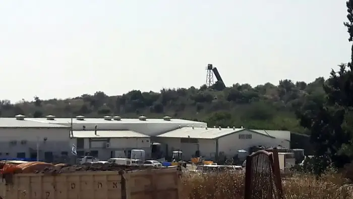 מגדל שמירה שהוקם בסמוך לזרעית מן הצד הלבנוני של הגבול (מערכת וואלה! NEWS) מגדל שמירה שהוקם בסמוך לזרעית מן הצד הלבנוני של הגבול (מערכת וואלה! NEWS)