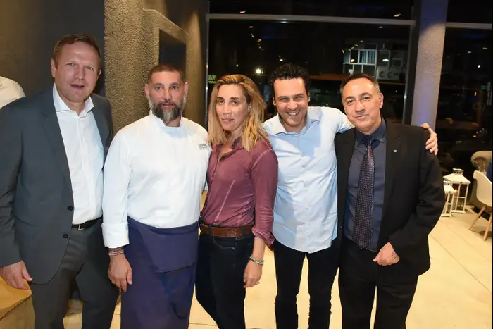 דרור גורלניק, עודד מנשה, דושי לייטרסדורף, אסף גרניט ואלן אויטנהובן (יח"צ , אביב חופי) דרור גורלניק, עודד מנשה, דושי לייטרסדורף, אסף גרניט ואלן אויטנהובן (יח"צ , אביב חופי)