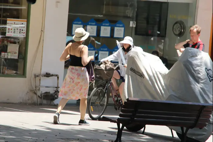 אורלי זילברשץ בנאי (ניר פקין) אורלי זילברשץ בנאי (ניר פקין)