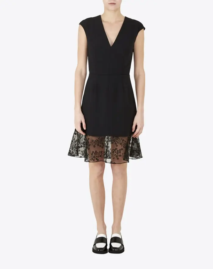 שמלה שחורה של carven לנומרו 13 (יח"צ) שמלה שחורה של carven לנומרו 13 (יח"צ)