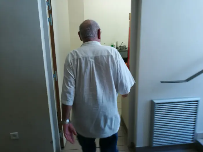 המסע לחיפוש אחר ילדותו של זינדין זידאן (מערכת וואלה! NEWS , אורן יוסיפוביץ) המסע לחיפוש אחר ילדותו של זינדין זידאן (מערכת וואלה! NEWS , אורן יוסיפוביץ)