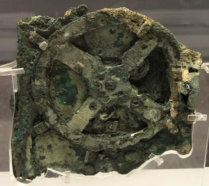 מנגנון אנטיקיתרה (צילום מסך , ויקיפדיה) מנגנון אנטיקיתרה (צילום מסך , ויקיפדיה)