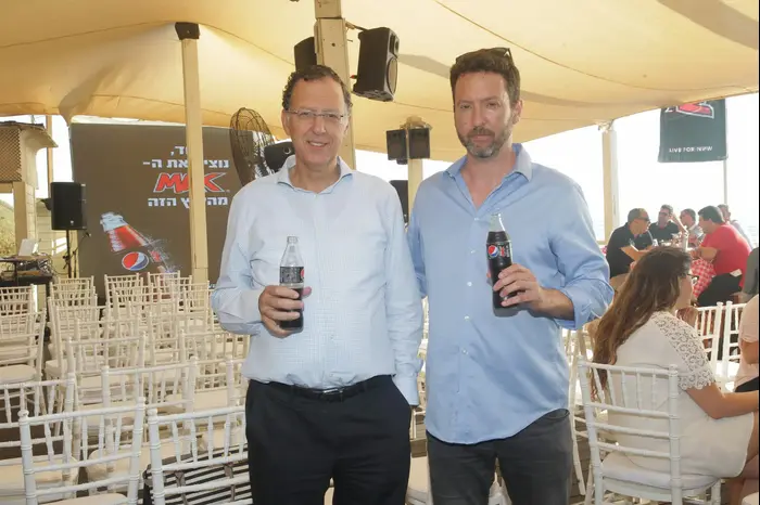 יואש בן אליעזר וג'ק בר (יח"צ , שוקה כהן) יואש בן אליעזר וג'ק בר (יח"צ , שוקה כהן)