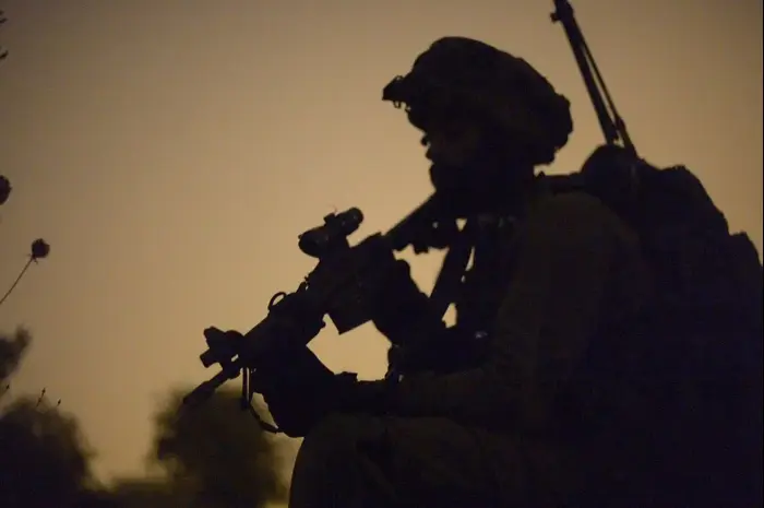 לוחמי מגלן בשטח, 2016 (דובר צה"ל) לוחמי מגלן בשטח, 2016 (דובר צה"ל)