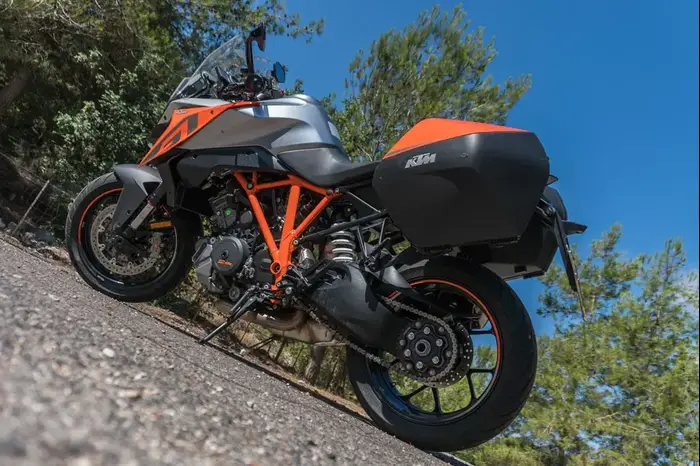 מבחן אופנוע ק.ט.מ סופר דיוק 1290 GT. יולי 2016 (ערן גילווארג) מבחן אופנוע ק.ט.מ סופר דיוק 1290 GT. יולי 2016 (ערן גילווארג)