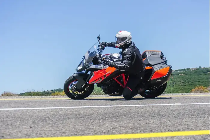 מבחן אופנוע ק.ט.מ סופר דיוק 1290 GT. יולי 2016 (ערן גילווארג) מבחן אופנוע ק.ט.מ סופר דיוק 1290 GT. יולי 2016 (ערן גילווארג)