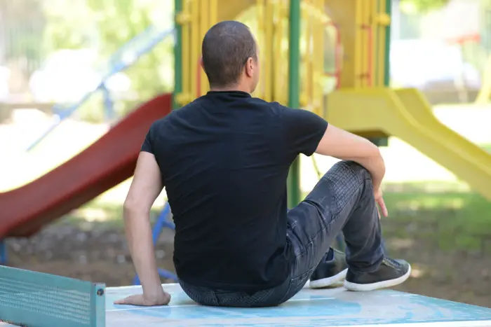 דוד (שם בדוי) עבר התעללות נפשית לכתבה של תמר ברס (ראובן קסטרו) דוד (שם בדוי) עבר התעללות נפשית לכתבה של תמר ברס (ראובן קסטרו)