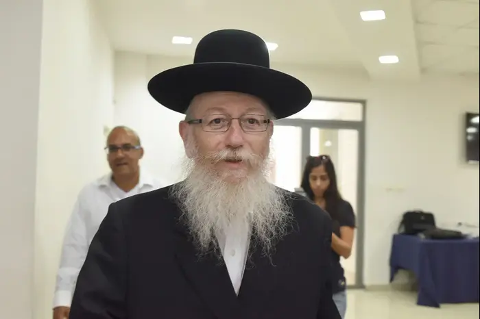 השר יעקב ליצמן, הוועדה לבחינת עתיד ענף הביטוח. 15 באוגוסט 2016 (ניב אהרונסון) השר יעקב ליצמן, הוועדה לבחינת עתיד ענף הביטוח. 15 באוגוסט 2016 (ניב אהרונסון)