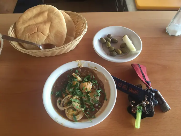 חומוס בפנינת תימן (קובי רובין) חומוס בפנינת תימן (קובי רובין)