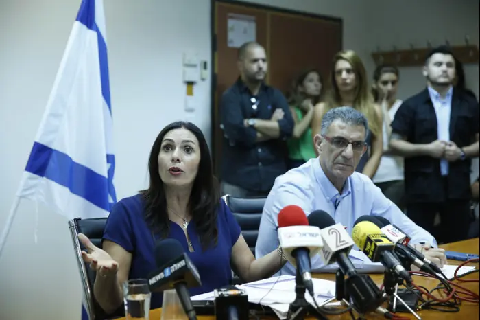 שרת התרבות מירי רגב במסיבת עיתונאים לאחר טקס פרסי אופיר (מגד גוזני) שרת התרבות מירי רגב במסיבת עיתונאים לאחר טקס פרסי אופיר (מגד גוזני)