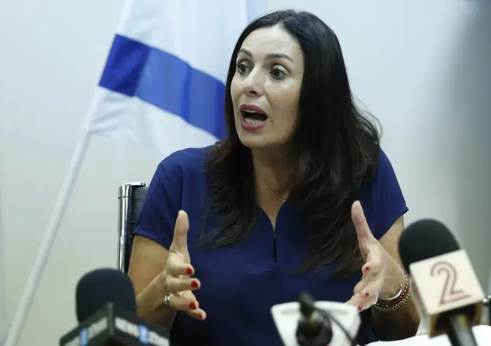 שרת התרבות מירי רגב במסיבת עיתונאים לאחר טקס פרסי אופיר (מגד גוזני) שרת התרבות מירי רגב במסיבת עיתונאים לאחר טקס פרסי אופיר (מגד גוזני)