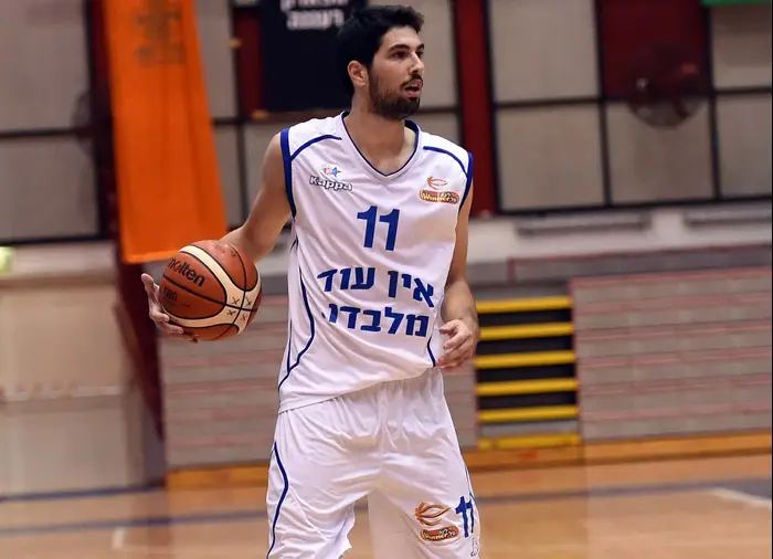 שחקן מכבי קרית גת אייל שולמן (ברני ארדוב) שחקן מכבי קרית גת אייל שולמן (ברני ארדוב)