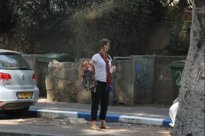 אסנת חכים (ניר פקין) אסנת חכים (ניר פקין)