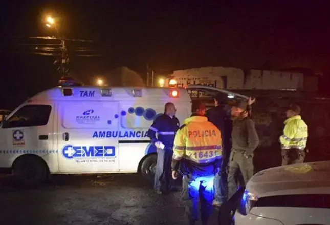 צוותי הצלה באזור התרסקות המטוס במדיין, קולומביה, 29 בנובמבר 2016 (צילום מסך , טוויטר) צוותי הצלה באזור התרסקות המטוס במדיין, קולומביה, 29 בנובמבר 2016 (צילום מסך , טוויטר)