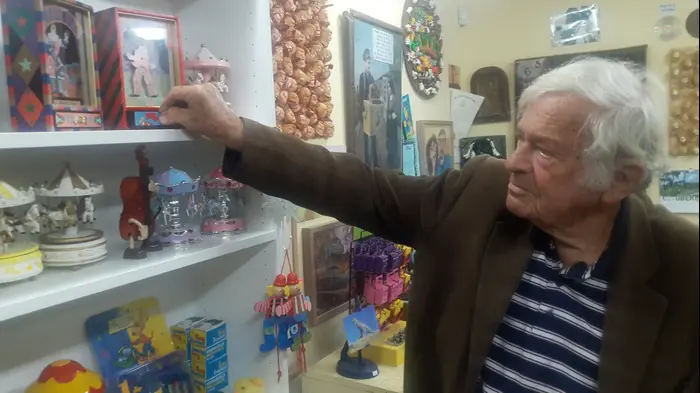 ניסן כהן מוזיאון ניסכו לכלי נגינה עתיקים בעין הוד (מערכת וואלה! NEWS , זיו ריינשטיין)