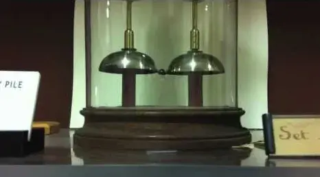 פעמון אוקספורד (צילום מסך) פעמון אוקספורד (צילום מסך)