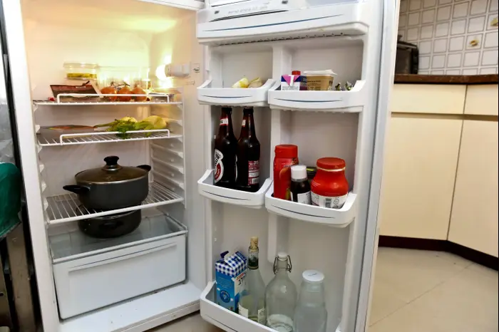 דירה שכורה ביפו (מגד גוזני)