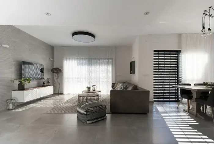 סלון בדירה בהוד השרון (בנין ודיור , אורית אלפסי)