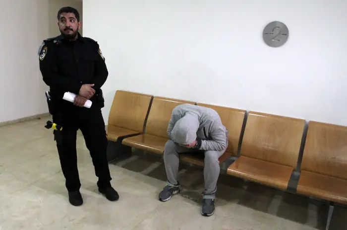 הארכת מעצרו של חשוד בהתעללות בקשישים בבית אבות, בית משפט השלום חיפה, 19 בפברואר 2017 (אדריאן הרבשטיין) הארכת מעצרו של חשוד בהתעללות בקשישים בבית אבות, בית משפט השלום חיפה, 19 בפברואר 2017 (אדריאן הרבשטיין)