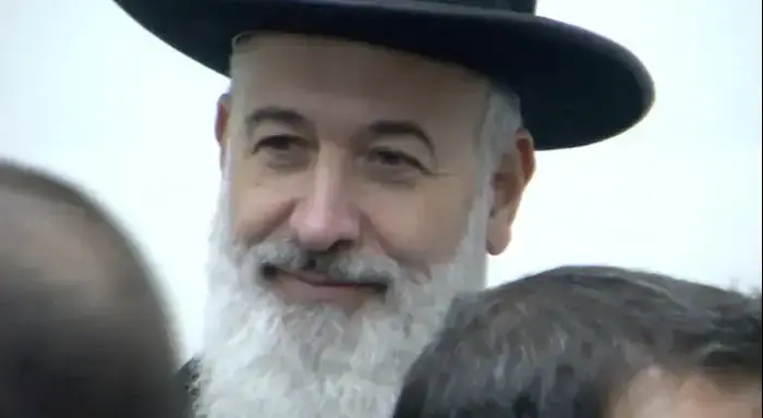 המשטרה ממליצה להעמיד לדין את הרב יונה מצגר (טל אנגלנדר) המשטרה ממליצה להעמיד לדין את הרב יונה מצגר (טל אנגלנדר)
