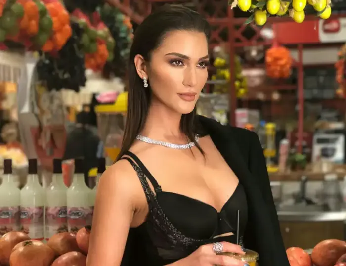 שיר אלמליח מאחורי הקלעים של הפקת האופנה בסופרמרקט לפורים 2017 (מערכת וואלה! NEWS , גיא טאקו) שיר אלמליח מאחורי הקלעים של הפקת האופנה בסופרמרקט לפורים 2017 (מערכת וואלה! NEWS , גיא טאקו)