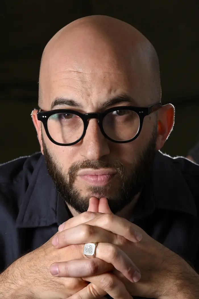 אדם סנדרסון (ראובן קסטרו)