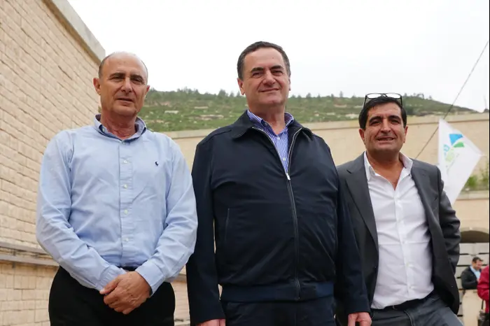 מנכ"ל נתיבי ישראל ניסים פרץ, שר התחבורה ישראל כץ ומנכ"ל רכבת ישראל שחר איילון בטקס חניכת קו כרמיאל תל אבב. אחיהוד 21 במרץ 2017 (ערן גילווארג) מנכ"ל נתיבי ישראל ניסים פרץ, שר התחבורה ישראל כץ ומנכ"ל רכבת ישראל שחר איילון בטקס חניכת קו כרמיאל תל אבב. אחיהוד 21 במרץ 2017 (ערן גילווארג)