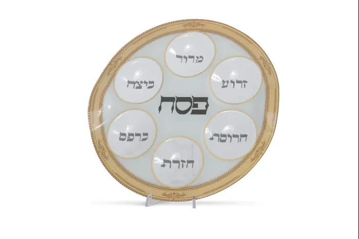 צלחת פסח של מותג Bella casa (יח"צ) צלחת פסח של מותג Bella casa (יח"צ)