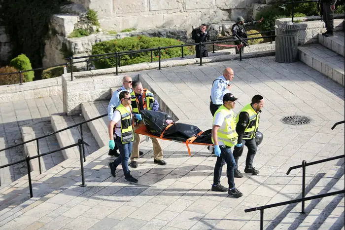 ניסיון פיגוע של מחבלת בשער שכם, ירושלים, 29 במרץ 2017 (נועם מושקוביץ) ניסיון פיגוע של מחבלת בשער שכם, ירושלים, 29 במרץ 2017 (נועם מושקוביץ)
