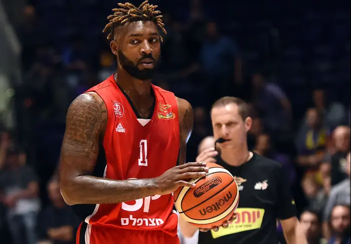 שחקן הפועל תל אביב ריצ'רד האוול (ברני ארדוב) שחקן הפועל תל אביב ריצ'רד האוול (ברני ארדוב)