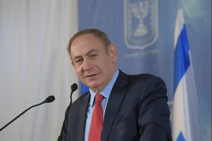 הרמת כוסית של ראש הממשלה בנימין נתניהו עם עובדי ראש הממשלה 3 באפריל (לשכת העיתונות הממשלתית , עמוס בן גרשון) הרמת כוסית של ראש הממשלה בנימין נתניהו עם עובדי ראש הממשלה 3 באפריל (לשכת העיתונות הממשלתית , עמוס בן גרשון)