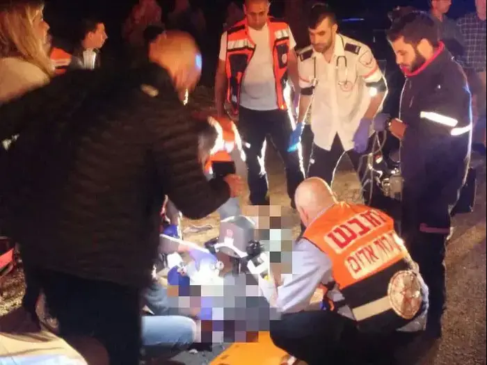 רוכב אופנוע החליק בסמוך לצומת בית רימון בכביש 77 , 3 במרץ 2017 (מד"א) רוכב אופנוע החליק בסמוך לצומת בית רימון בכביש 77 , 3 במרץ 2017 (מד"א)