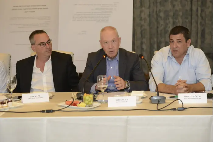 מנכ"ל התאחדות בוני הארץ אליאב בן שמעון (יח"צ , חורחה נובומינסקי)