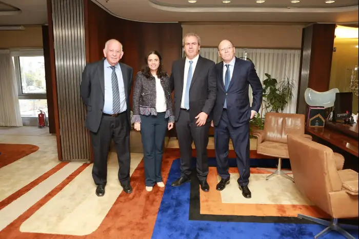 שמואל שניצר, יורם דבש, איילת שקד, קובי קורן (יח"צ , בן פרידמן)
