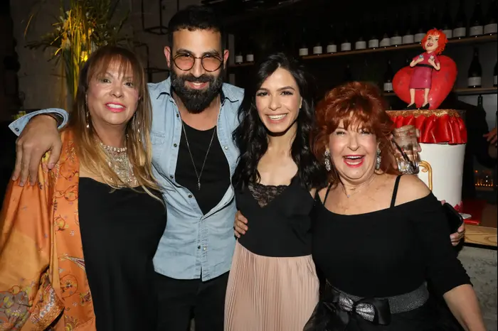 ציפי שביט, מיכל (הקטנה), ניר ורייצ'ל ויצמן (יח"צ , רפי דלויה)