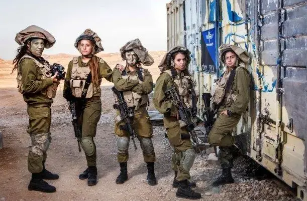 רגע ישראלי (חד פעמי , מיכל פתאל) רגע ישראלי (חד פעמי , מיכל פתאל)