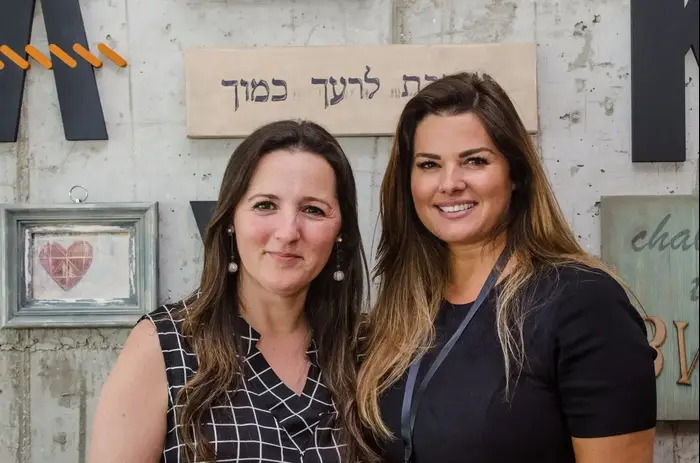 לן חגג' ושרון חן (יח"צ , יאיר אבן חיים) לן חגג' ושרון חן (יח"צ , יאיר אבן חיים)