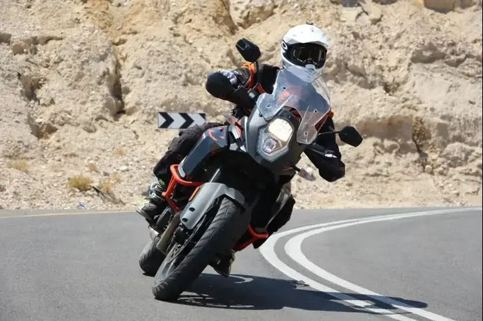 KTM אדוונצ'ר במבחן דרכים (מערכת וואלה! NEWS , ראובן סביו) KTM אדוונצ'ר במבחן דרכים (מערכת וואלה! NEWS , ראובן סביו)